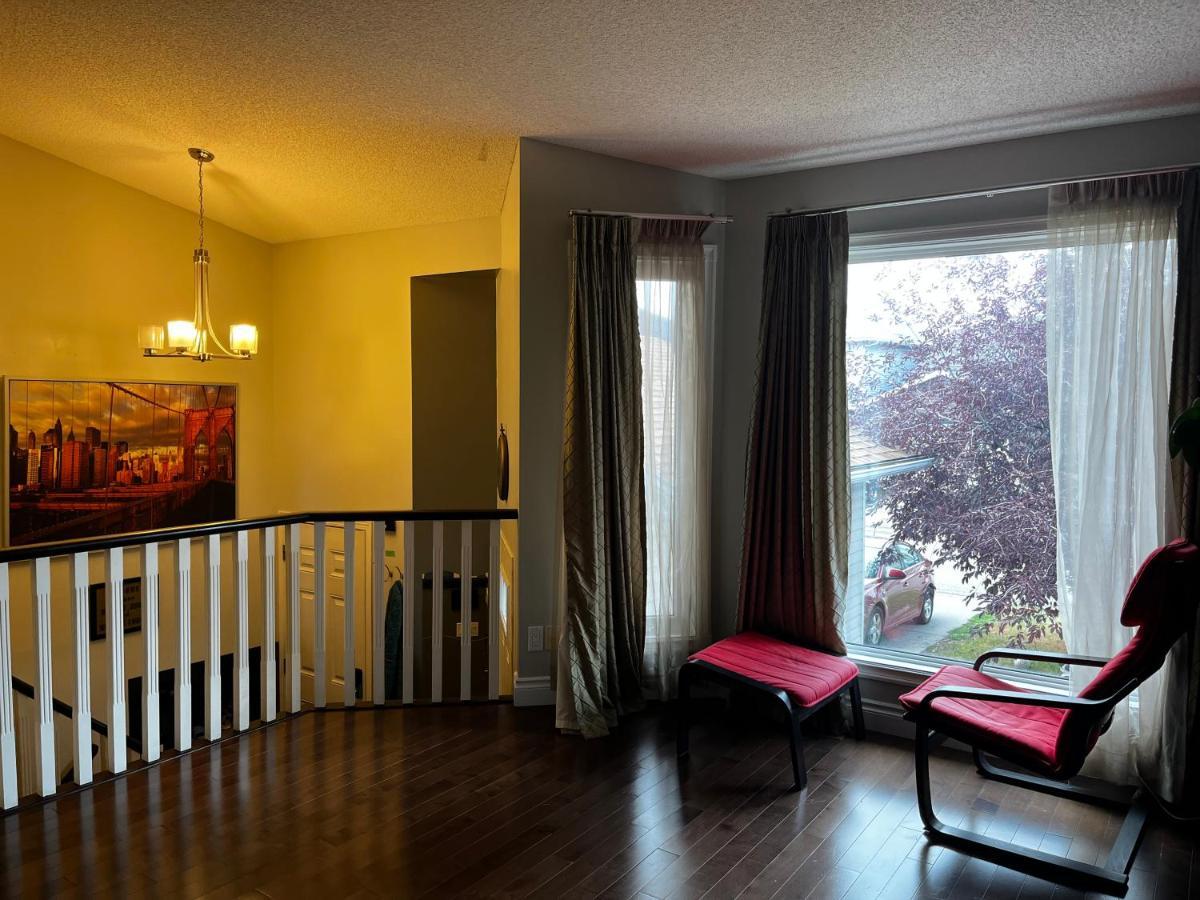 Citadel Cozy Quilt Private Bedroom Calgary Exterior photo